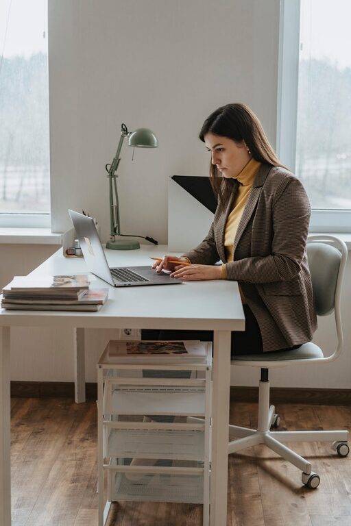 How to Keep Your Emails Under Control and Stay Organized